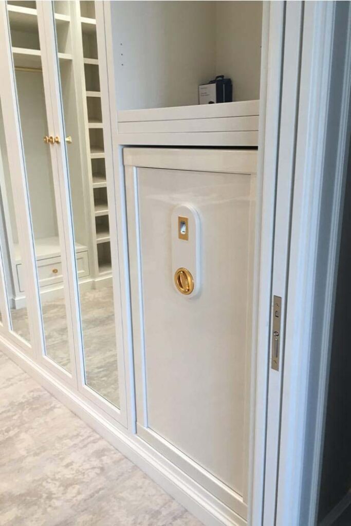 Cosmopolitan I 48 Inside Cabinetry