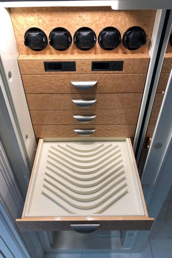 Cosmopolitan I 48 with 5 Watch Winders in Ivory Pearl Lacquer