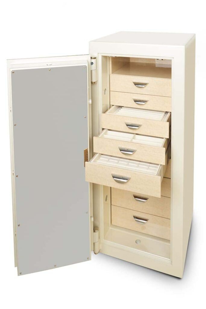 Metropolitan I 42 in Ivory Pearl Lacquer