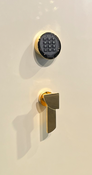Traum Safe - Legacy Lock and Handle